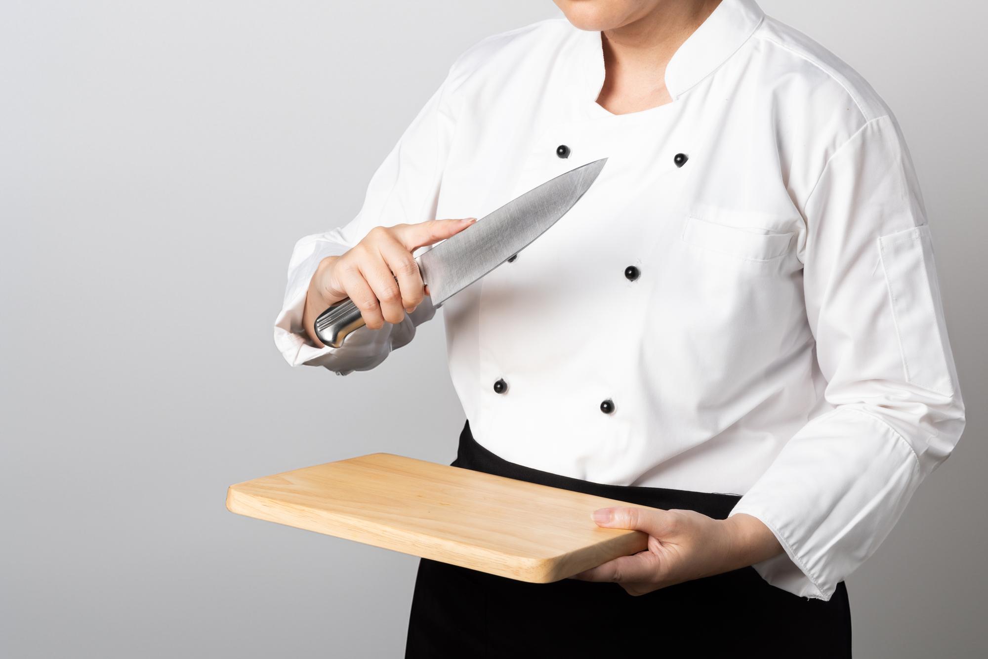 Chef mostra tecnica di taglio